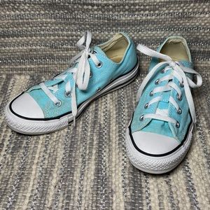 EUC Sky Blue Low Top Converse